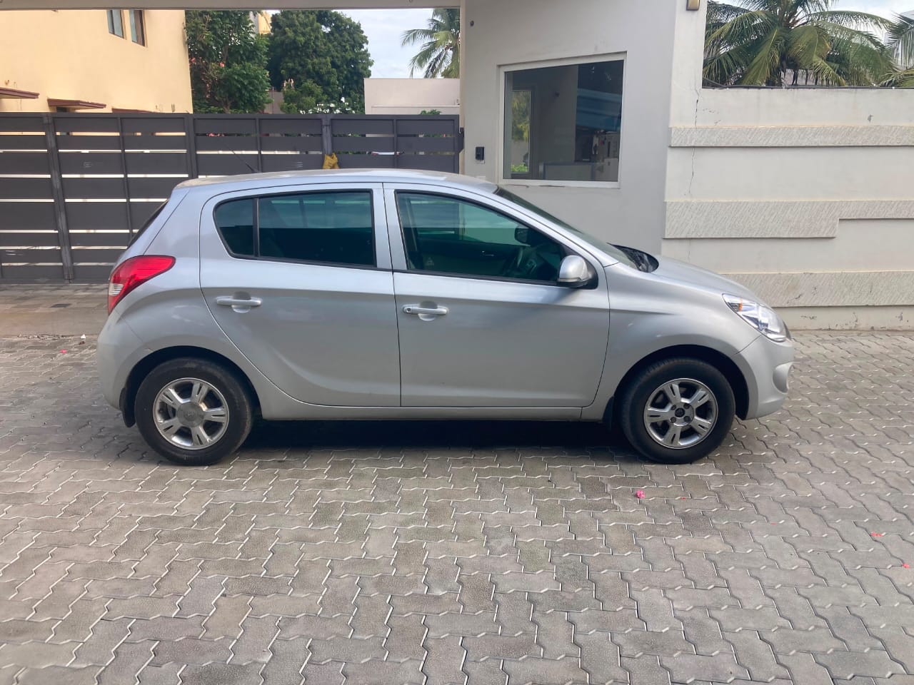 Hyundai i20 - Image 2
